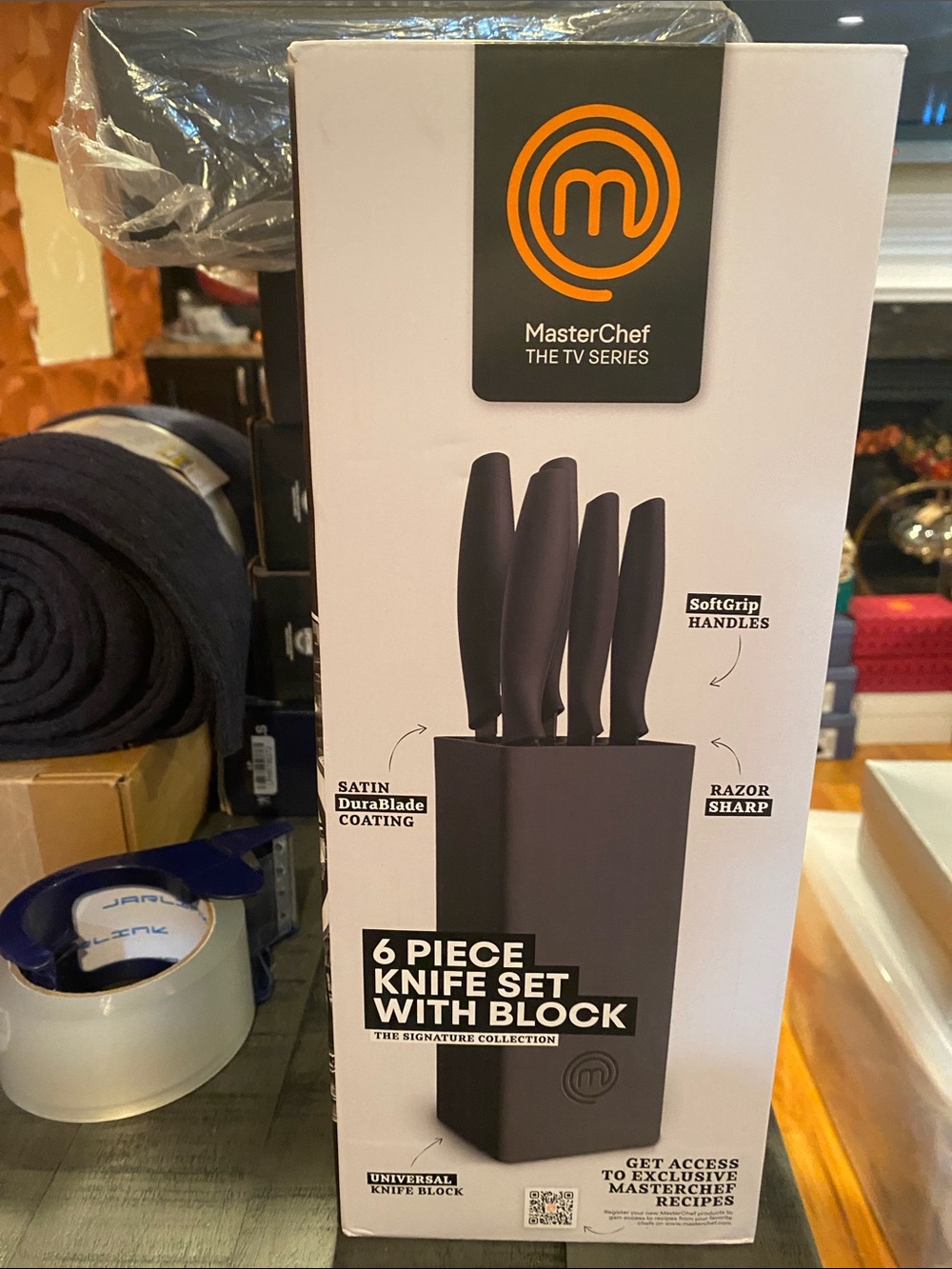 NIB MasterChef 6-Piece Knife Set with Block - Black.